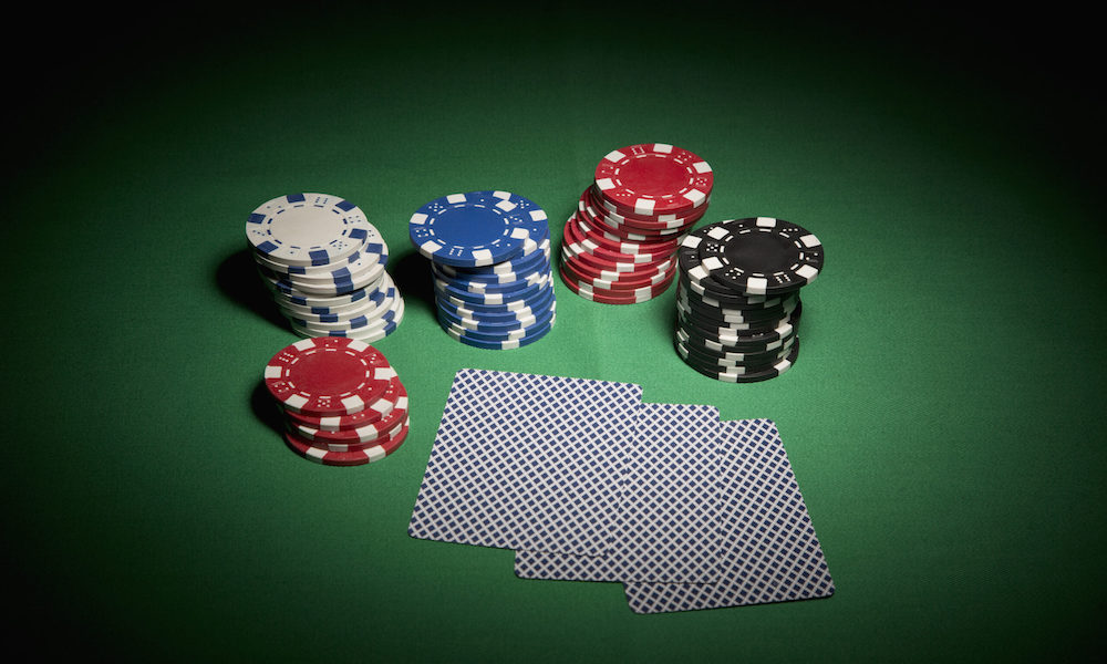 Quy định về đặt cược tại bài Poker